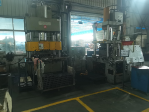 200吨300吨气动冲床